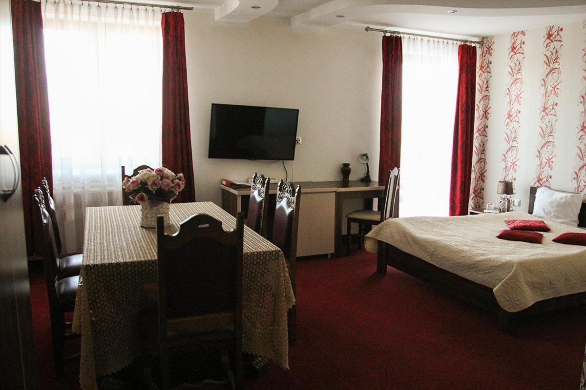Prymus Hotel Radom Exterior foto